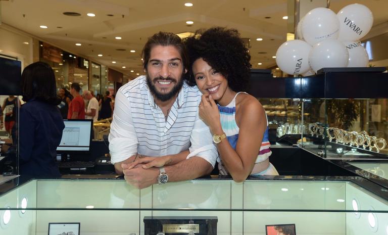 Dia dos namorados: Sheron Menezzes e Saulo Bernard participam de evento no Rio