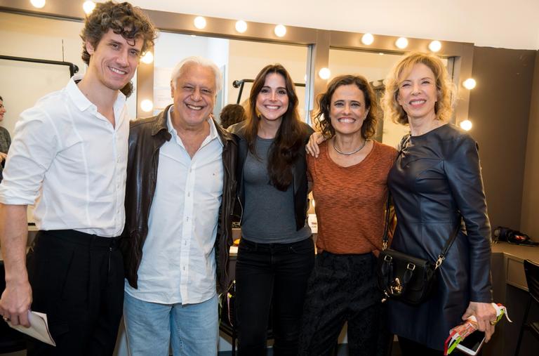 No camarim, Zélia Duncan recebe Antônio Fagundes e Marília Gabriela em musical