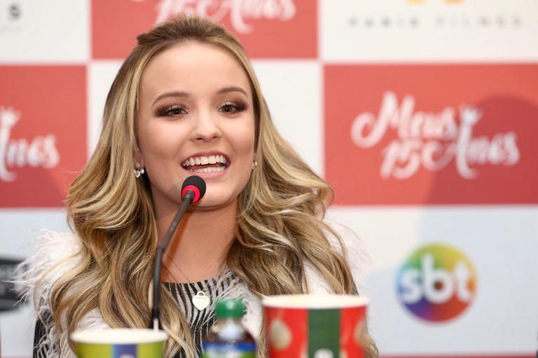 Larissa Manoela: “Muitas meninas me veem como referência”