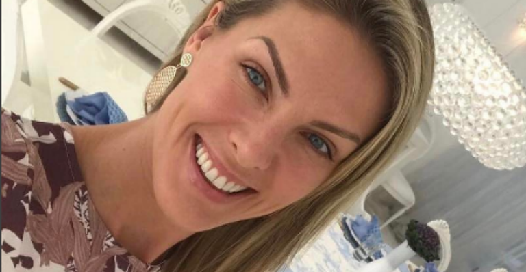 Depois da sala, é hora de você se impressionar com o banheiro de Ana Hickmann