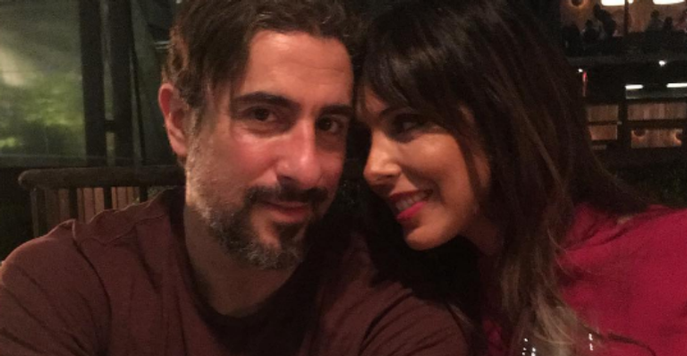 Marcos Mion completa 38 anos e ganha homenagem da esposa, Suzana Gullo