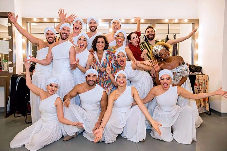 Zélia Duncan comanda o musical Alegria Alegria