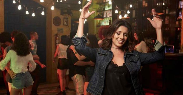 Paula Fernandes lança o clipe da música ‘Traidor’