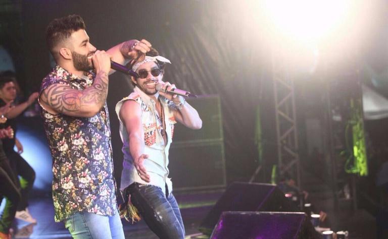 Gabriel Diniz canta com Gusttavo Lima em evento no Ceará