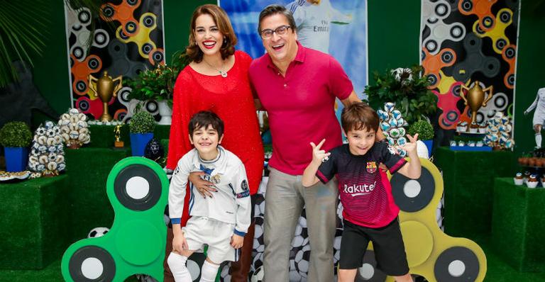 Suzy Rêgo comemora o aniversário de 8 anos dos filhos gêmeos