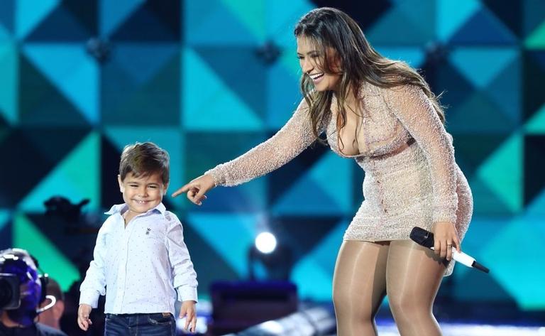 Simone parabeniza o filho, Henry: “É como se eu tivesse conquistado um grande prêmio”