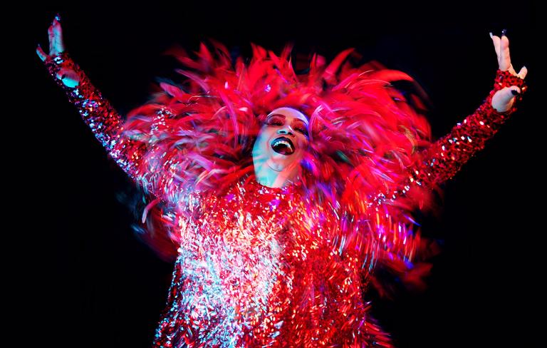 Maria Alcina se renova com o disco Espírito de Tudo