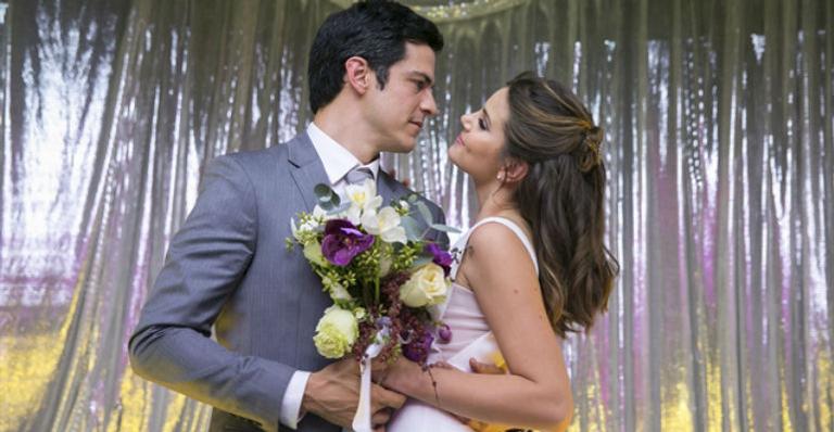 Veja o vestido de noiva de Luiza (Camila Queiroz) para casamento em ‘Pega Pega’