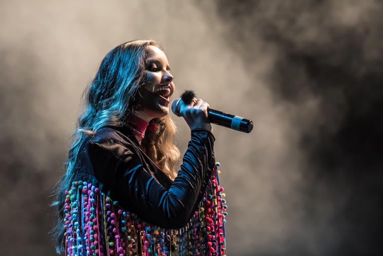 Giovanna Chaves lança turnê musical em São Paulo
