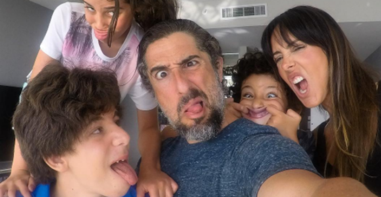 Marcos Mion explica motivo de não levar o filho mais velho, Romeo, em viagem