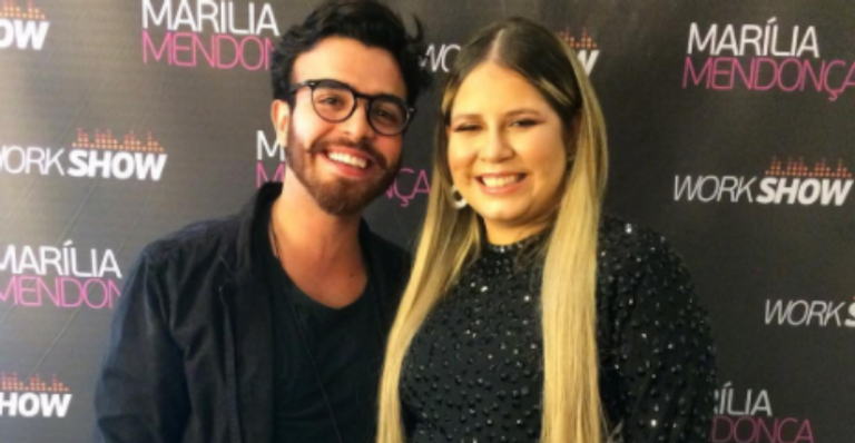 Após romper noivado, Marília Mendonça faz fila andar e troca beijos com ator