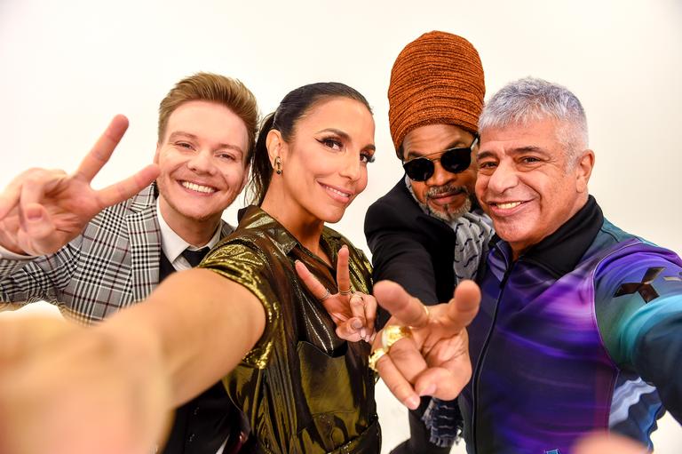 Ivete Sangalo se reúne pela primeira vez com o time do The Voice Brasil