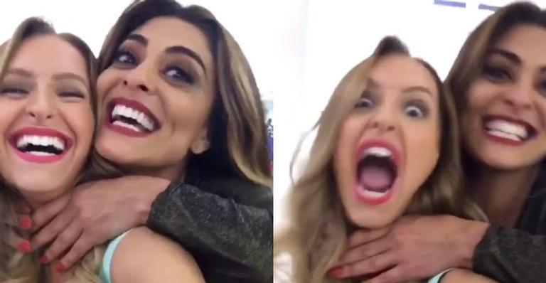Juliana Paes e Carla Diaz se divertem nos bastidores de ‘A Força do Querer’