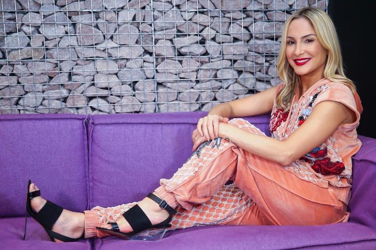 Além de Baldin de Gelo, Claudia Leitte promete música com Anitta