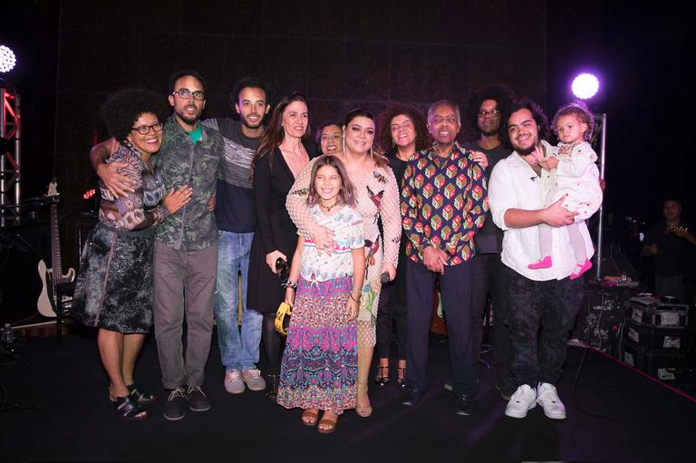Gilberto Gil e Preta Gil fazem show emocionante nos pés do Cristo Redentor