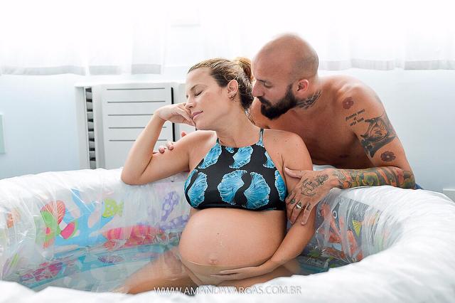 Maíra Charken compartilha drama de seu parto