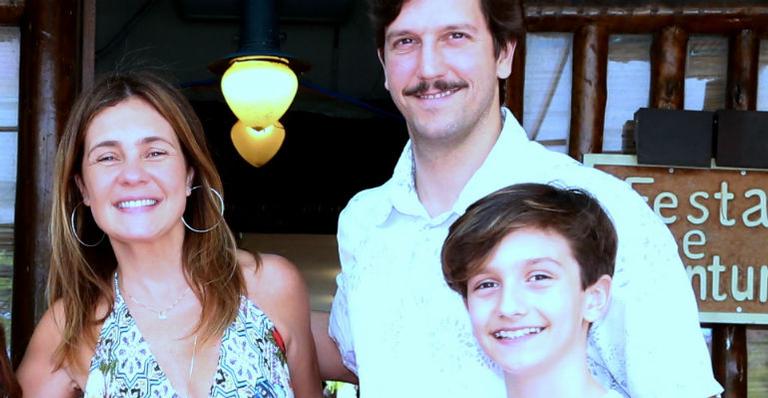 Adriana Esteves e Vladimir Brichta comemoram aniversário do filho, Vicente