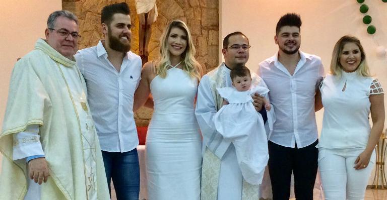 Zé Neto batiza Pietra, filha de Cristiano