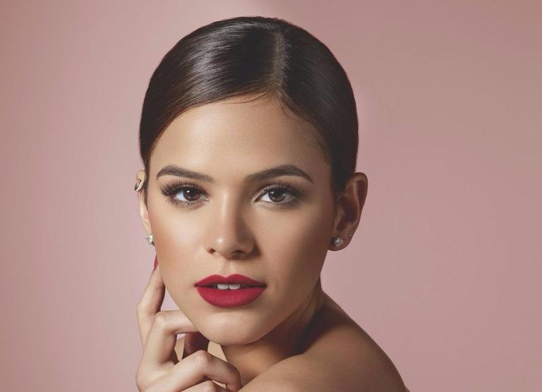 Aprenda a fazer a maquiagem glam de Bruna Marquezine