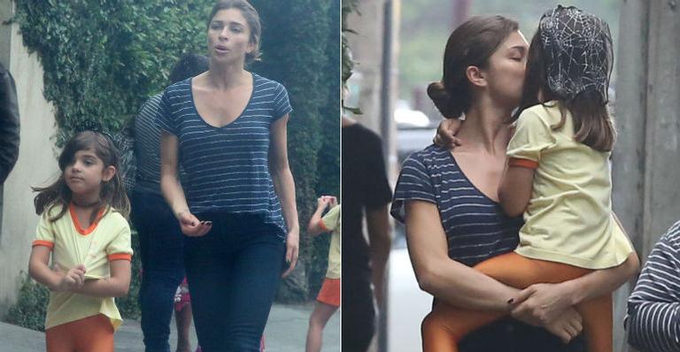 Grazi Massafera faz rara aparição ao lado da filha, Sofia