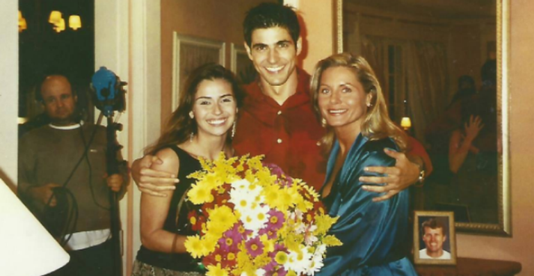 Vera Fischer abre o baú e publica foto dos bastidores de ‘Laços de Família’