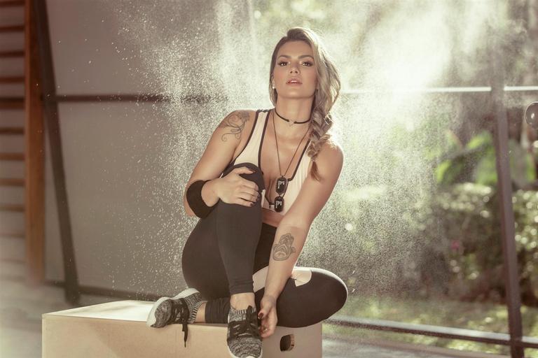 Kelly Key mostra boa forma 7 meses após dar a luz