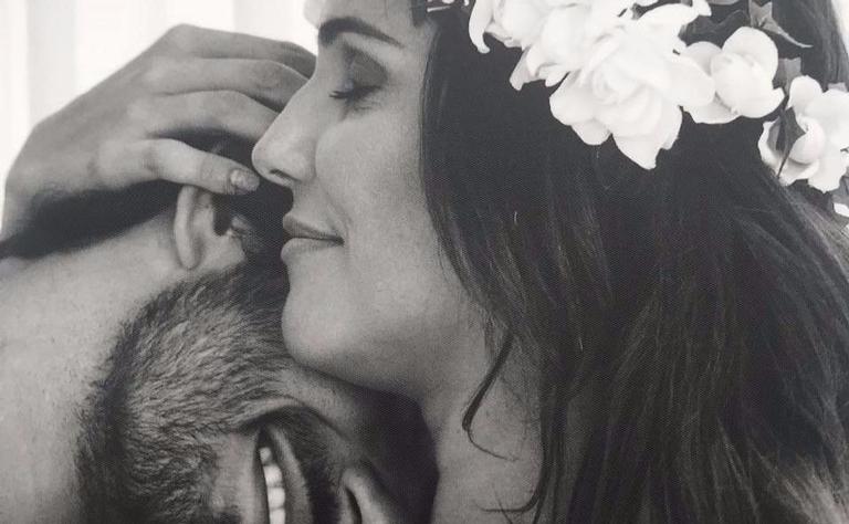 Deborah Secco comemora aniversário de casamento com Hugo Moura