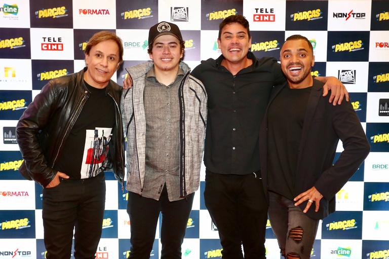 Famosos prestigiam pré-estreia do filme Os Parças, em São Paulo