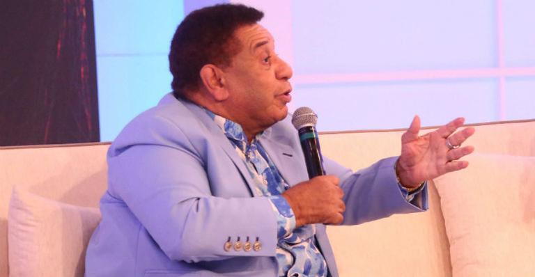 Agnaldo Timóteo comenta casamento gay: “Não pode se aplicar a dois homens ou duas mulheres”