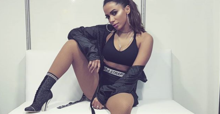 Anitta se pronuncia sobre acusação de uso de drogas: “Calúnias absurdas”
