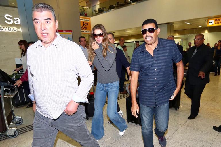 Gisele Bündchen desembarca no Aeroporto Internacional de Guarulhos