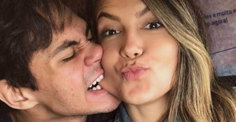 Lucas Veloso conta como foi o primeiro beijo com Nathália Melo