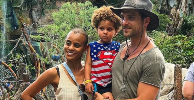 Aline Wirley se derrete com foto do marido com o filho