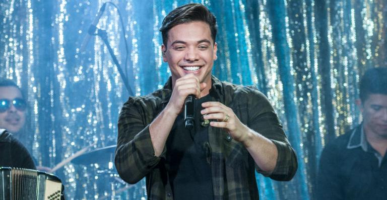 Wesley Safadão reúne Anitta, Gusttavo Lima e Léo Santana no palco do Garota Vip