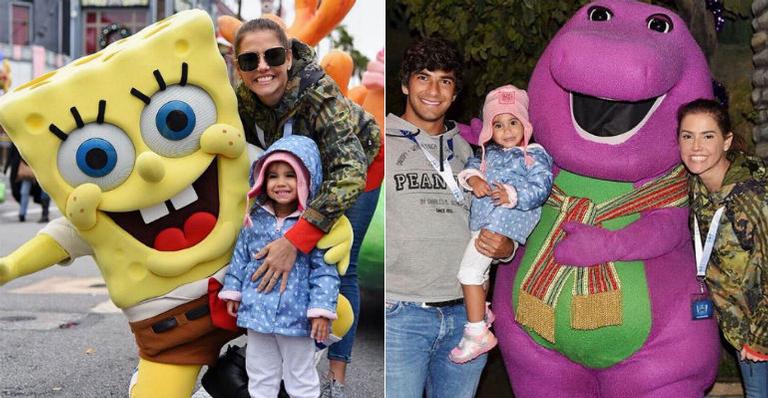 Deborah Secco curte férias em família na Disney