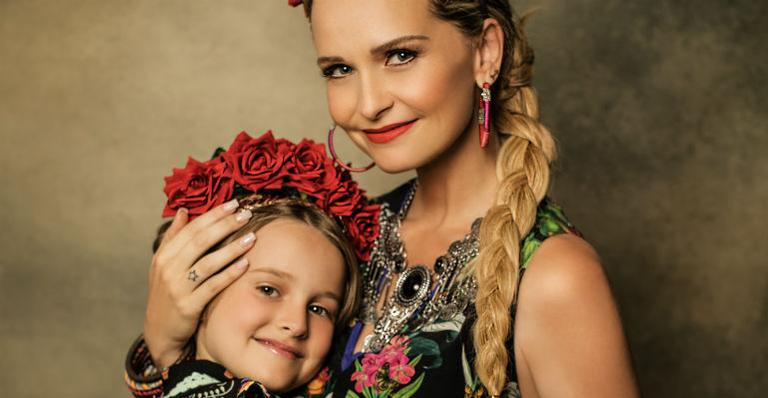 Fernanda Rodrigues e a filha Luisa participam de ensaio de moda inspirado nas festas do Dia dos Mortos, no México