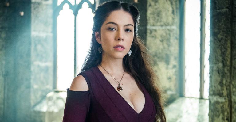 Bia Arantes fala sobre sua nova personagem e elogia parceria com Johnny Massaro