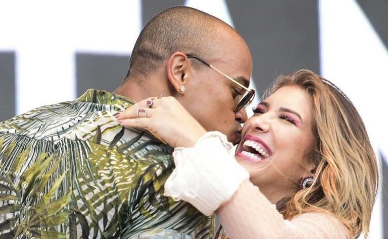 Leo Santana comemora primeiro ano ao lado de Lorena Improta
