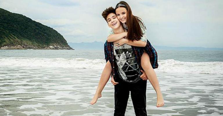 João Guilherme relembra namoro com Larissa Manoela: “Algo muito público”
