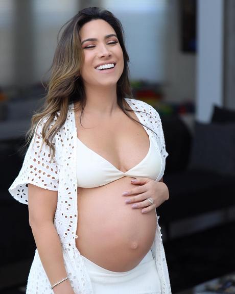 Nasceu Jane! Patricia Abravanel da à luz primeira filha