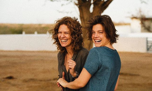 Alice Wegmann exalta talento de Patricia Pillar em homenagem de aniversário