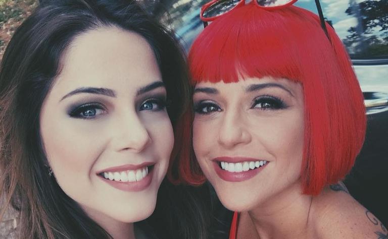 Priscila Sol cai em trote de Bia Arantes