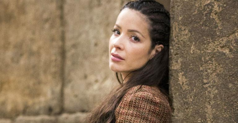 Renata Domínguez comemora participação especial em ‘Deus Salve o Rei’