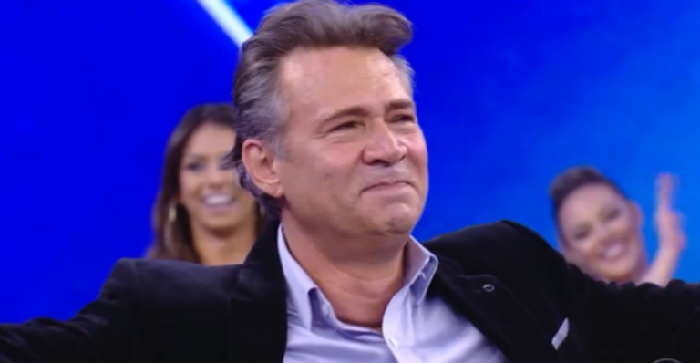 Nelson Freitas vai às lágrimas no ‘Domingão do Faustão’