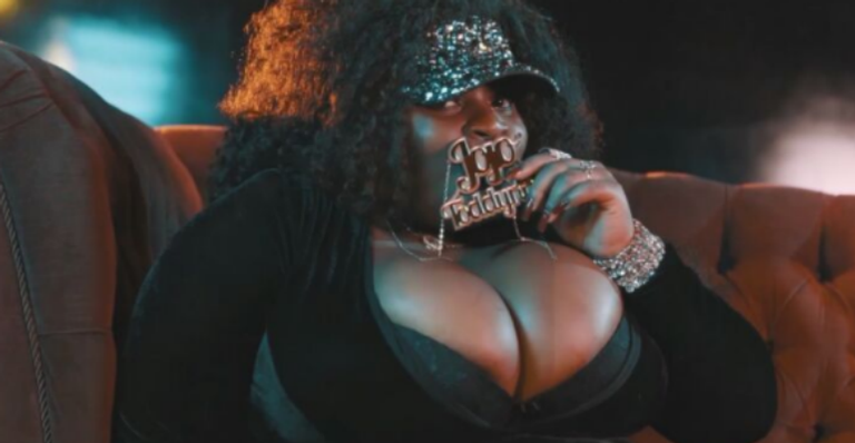 Dona do hit ‘Que tiro foi esse?’, Jojo Todynho pode entrar para o elenco da série ‘A Vila’