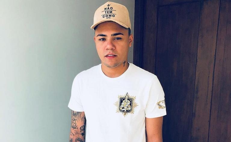Felipe Araújo: “Eu pulei a cerca e ela descobriu”