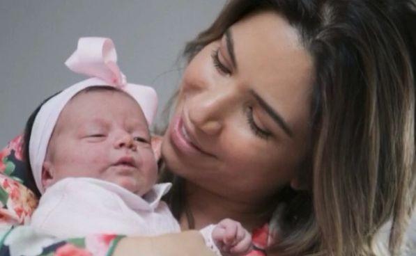Patrícia Abravanel relembra nascimento da filha: “Quanta alegria você trouxe”