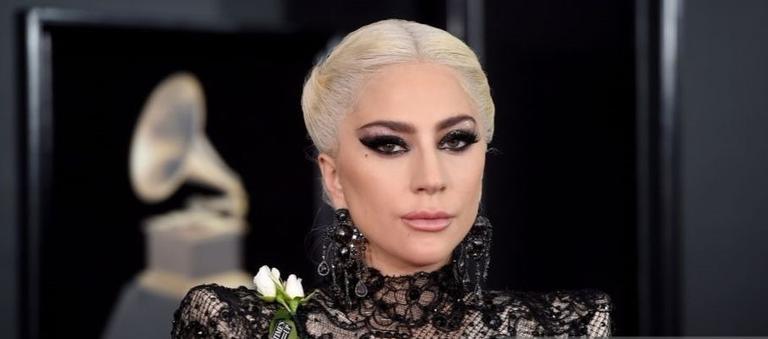 Aprenda o passo a passo da maquiagem que Lady Gaga usou no Grammy