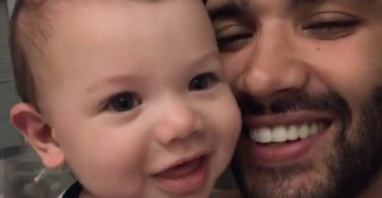 Gusttavo Lima encanta em vídeo com o filho, Gabriel