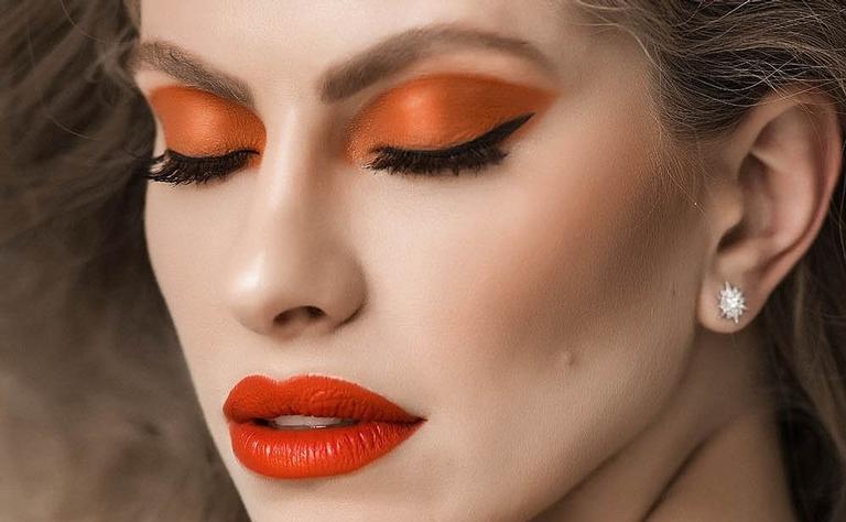 Quer arrasar no make de verão? Aposte no laranja!